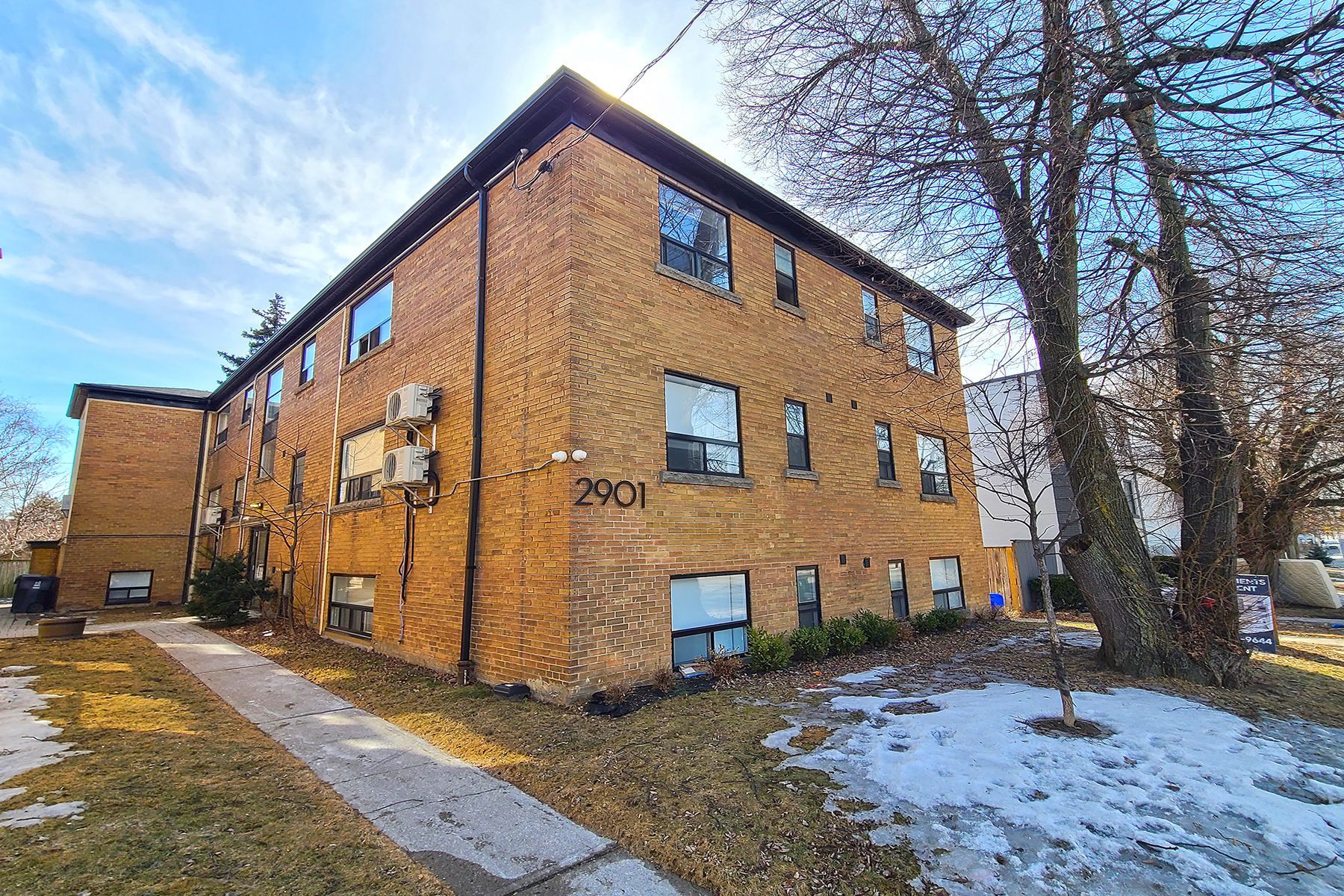 2901 St Clair Avenue E 10