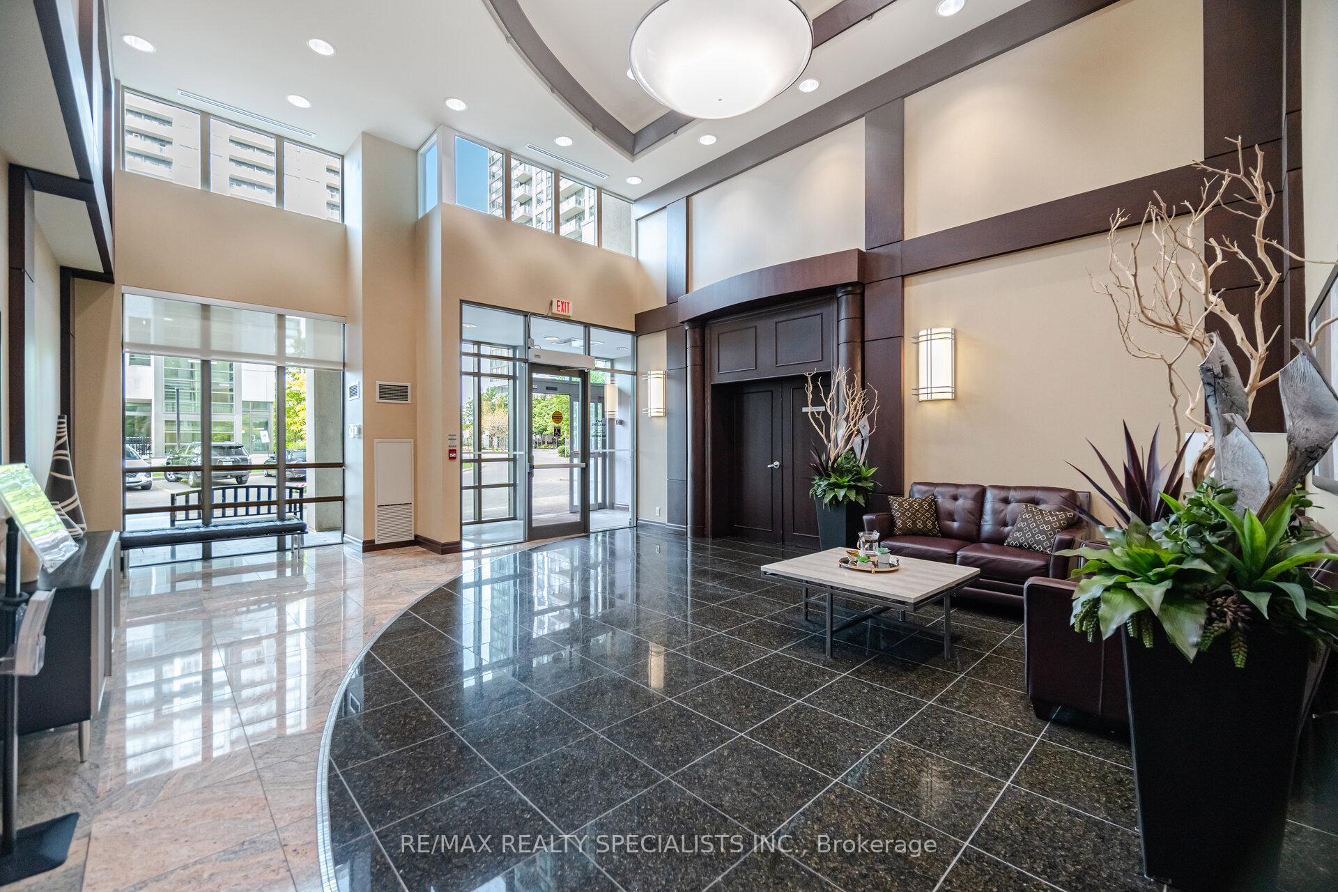 2 Bedrooms Condo at 335 Rathburn, Mississauga For sale