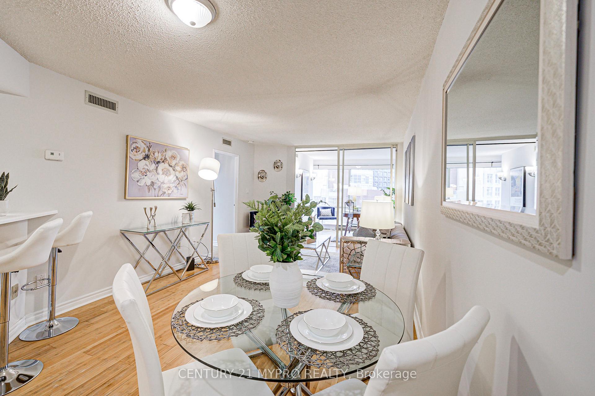 2 Bedrooms Condo at 1001 Bay, Toronto For sale