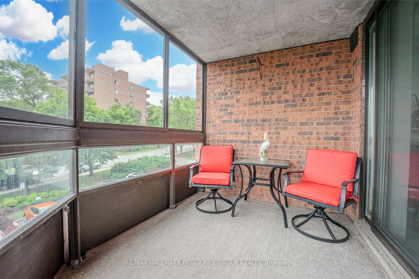 #206 - 181 Collier Street, Barrie, ON L4M 5L6