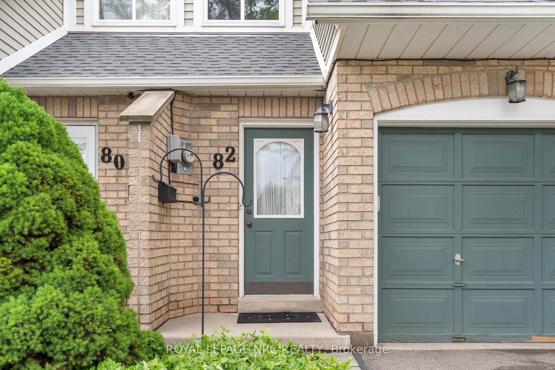 2 Bedrooms Condo at 2530 Northhampton, Burlington For sale