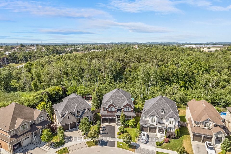 28 Coach Crescent, Whitby, ON L1R 0K8