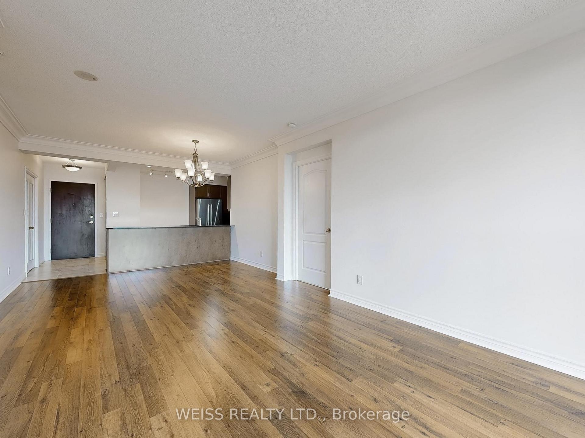3 Bedrooms Condo at 88 Promenade, Vaughan For sale