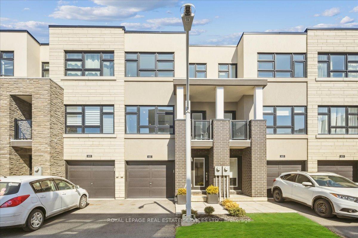 4 Bedrooms Condo at 1121 Cooke, Burlington For sale