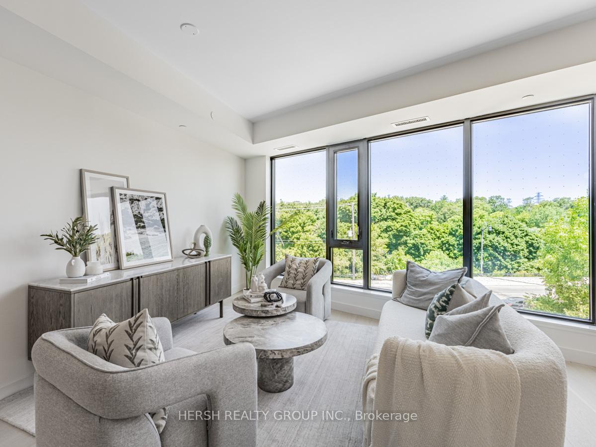 2 Bedrooms Condo at 160 Kingsway,  Toronto For sale