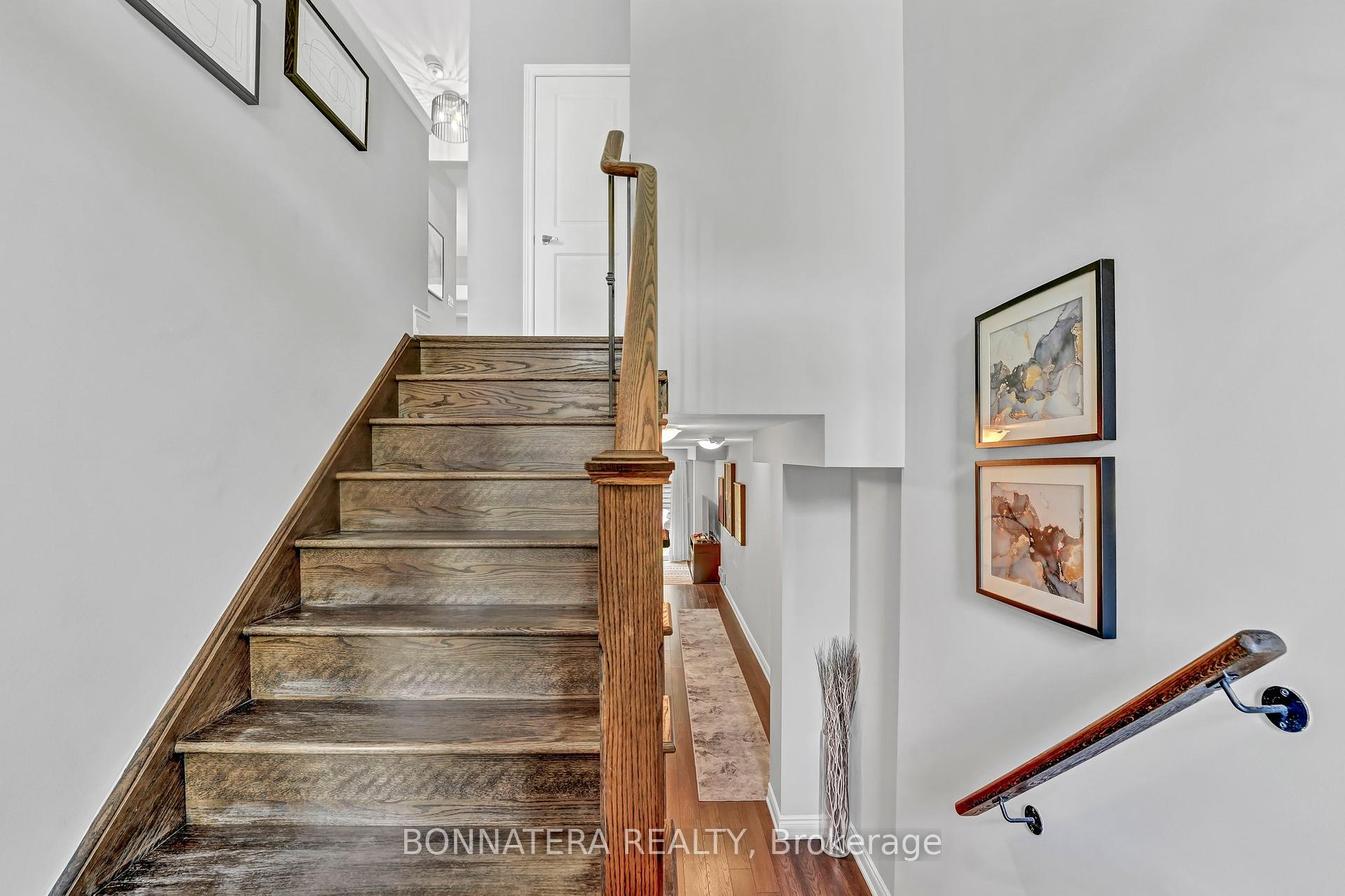 4 Bedrooms Condo at 10 Augustus, Toronto For sale