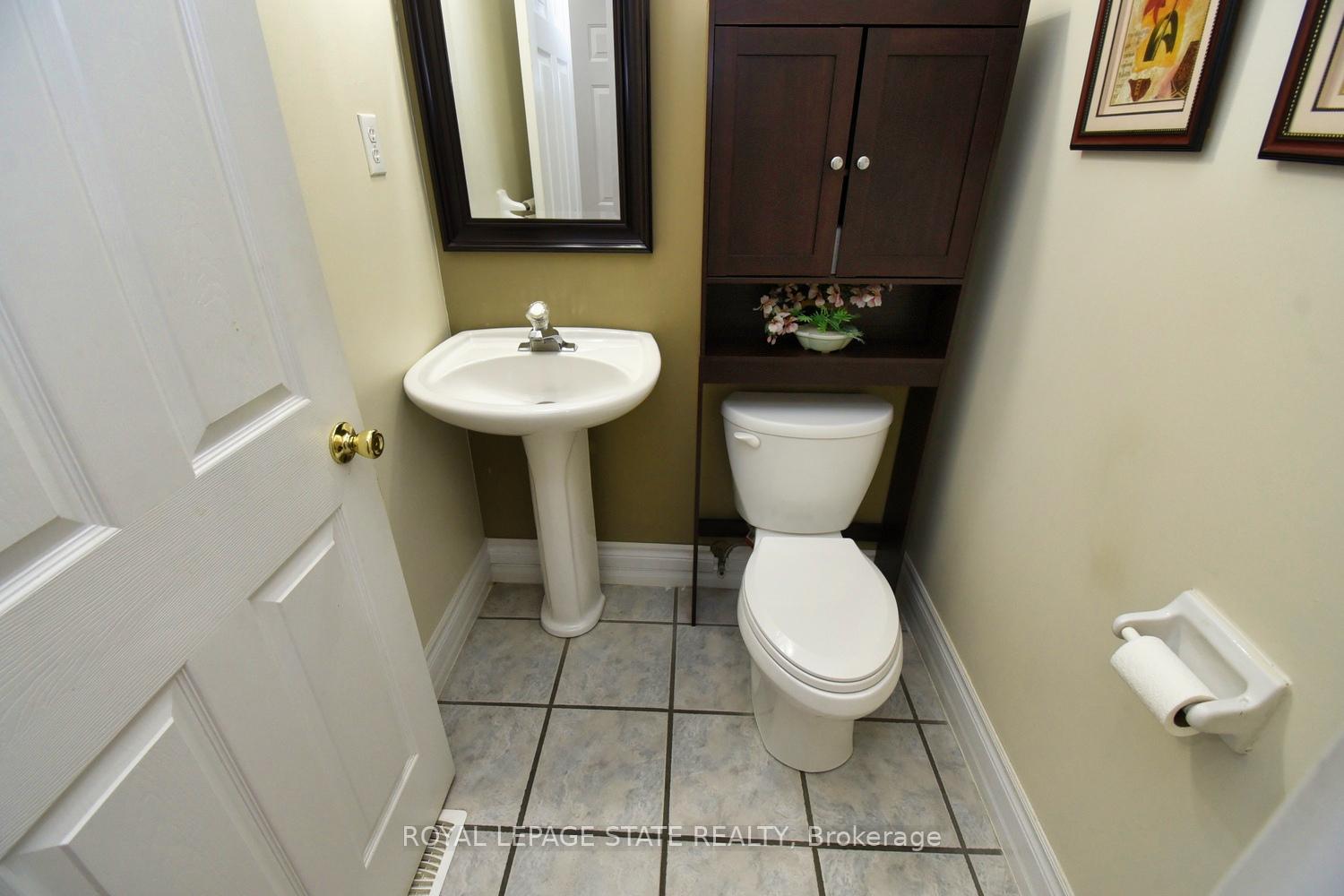 3 Bedrooms Condo at 565 Rymal, Hamilton For sale