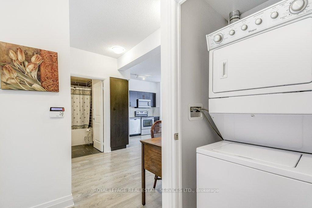 2 Bedrooms Condo at 55 Speers, Oakville For sale