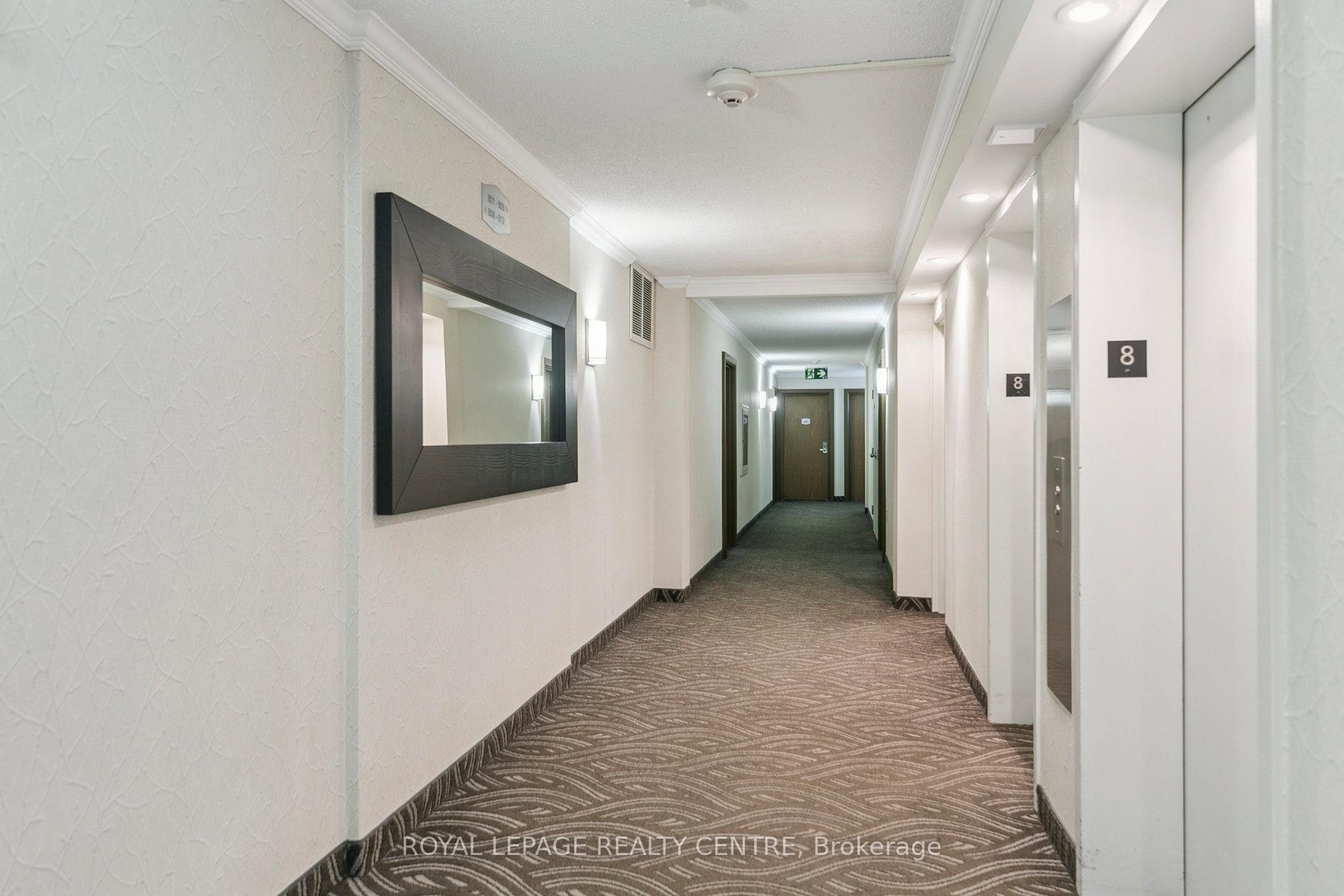 3 Bedrooms Condo at 1110 Walden, Mississauga For sale