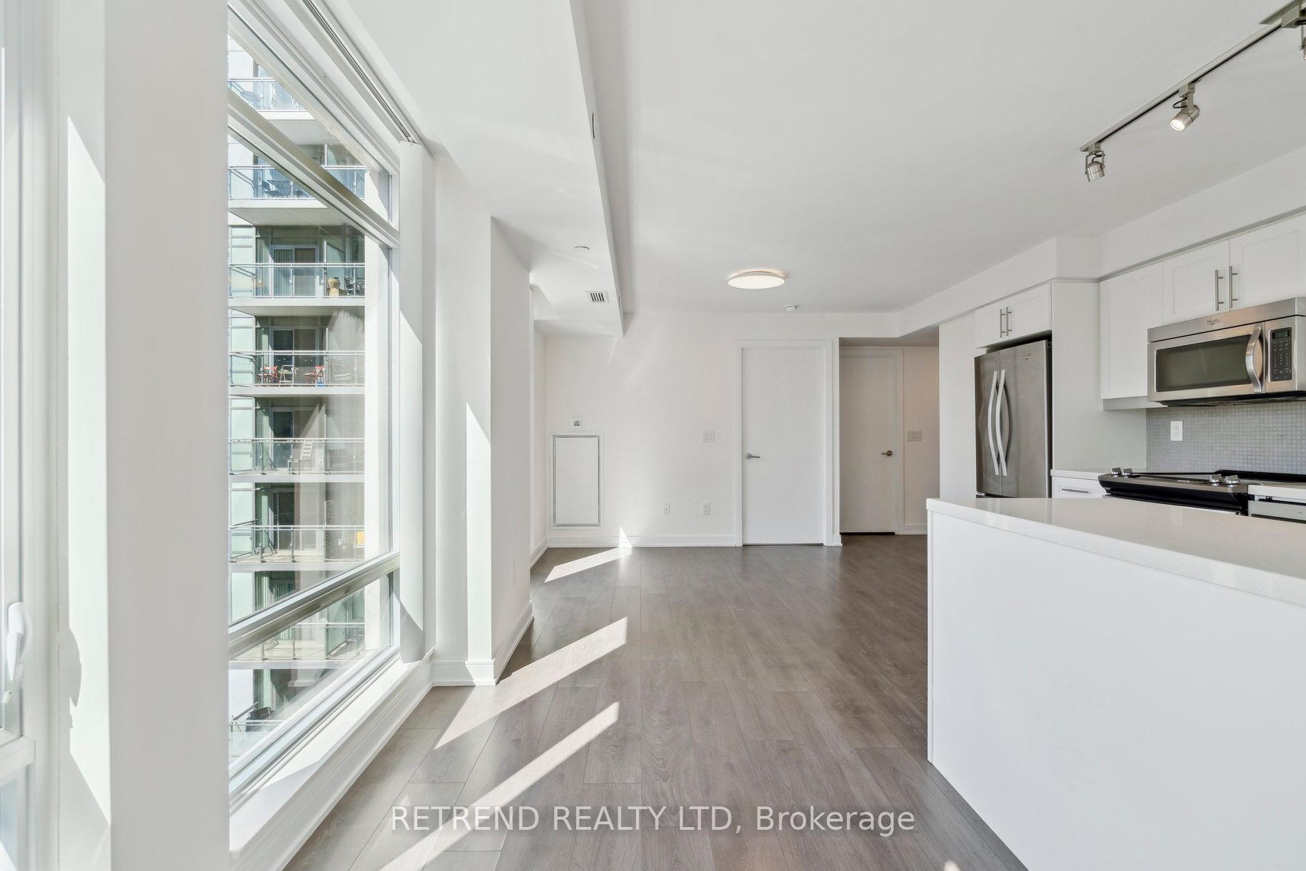 3 Bedrooms Condo at 525 Adelaide, Toronto For sale