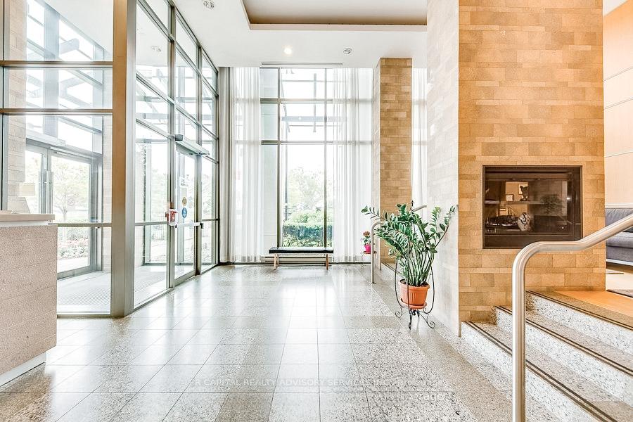 2 Bedrooms Condo at 68 Grangeway, Toronto For sale