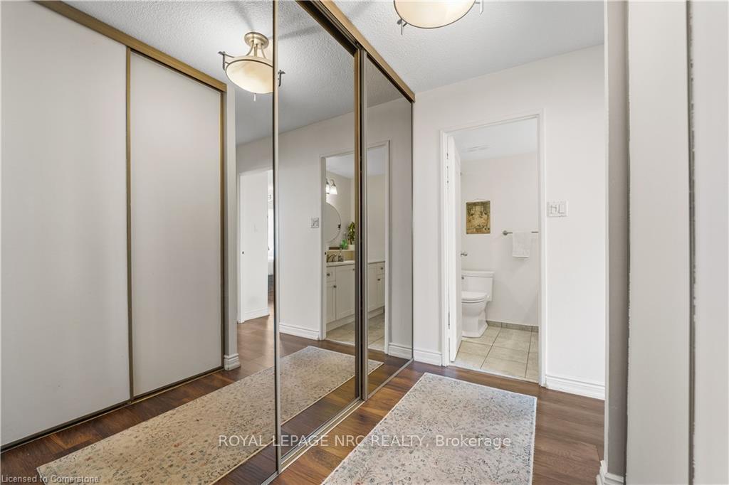 2 Bedrooms Condo at 500 GREEN,  Hamilton For sale