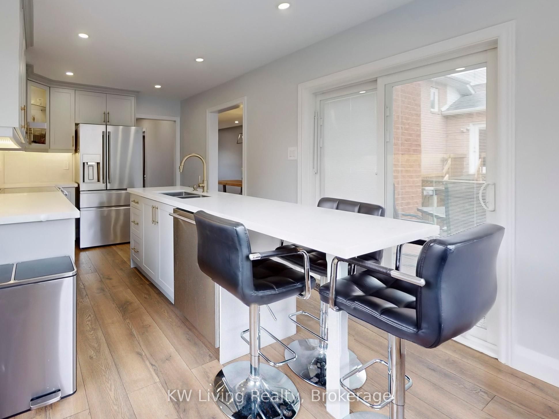 18 Amberview Drive