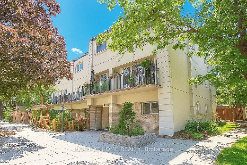 5877 Bathurst