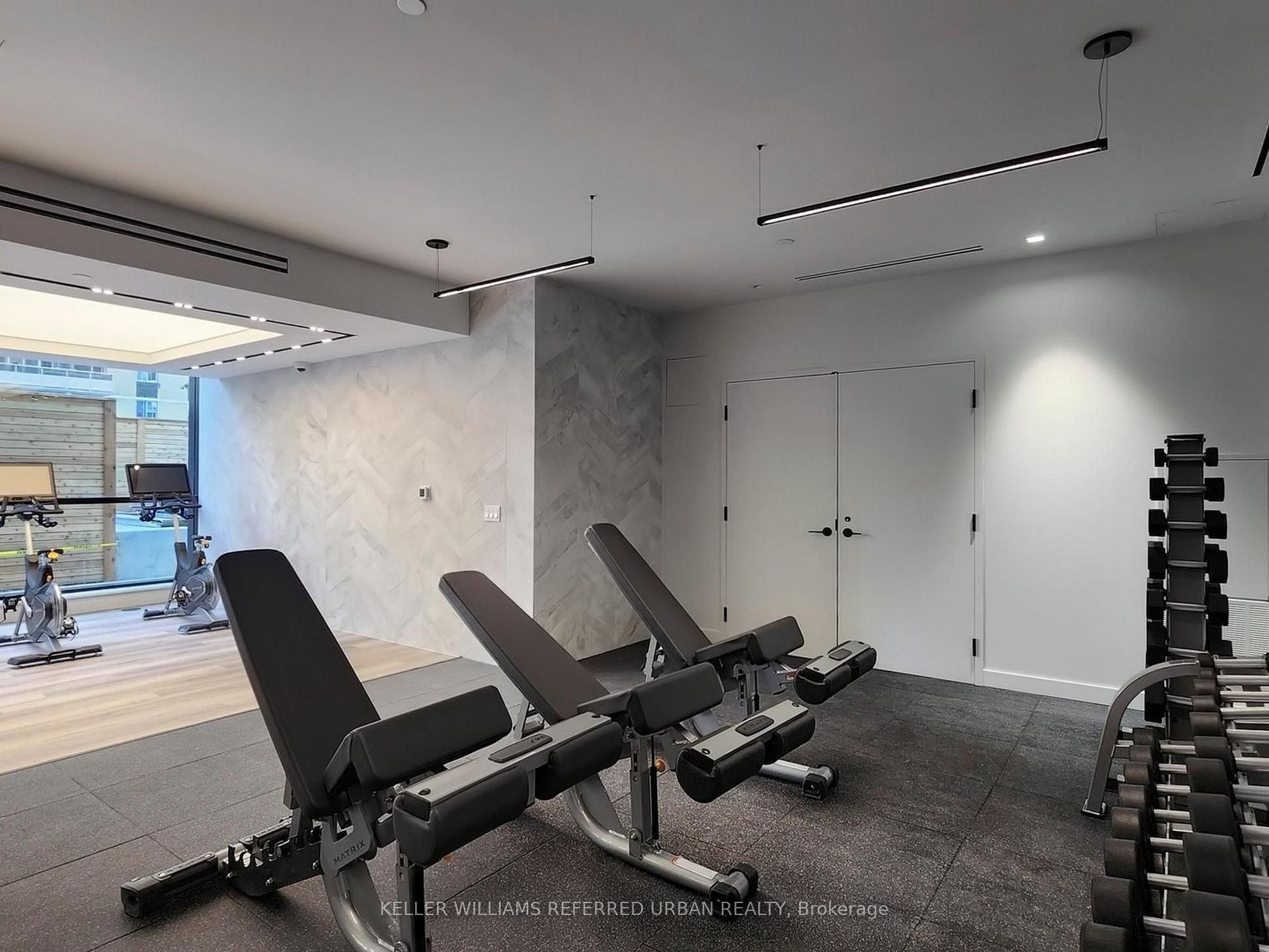 3 Bedrooms Condo at 127 Broadway, Toronto For sale