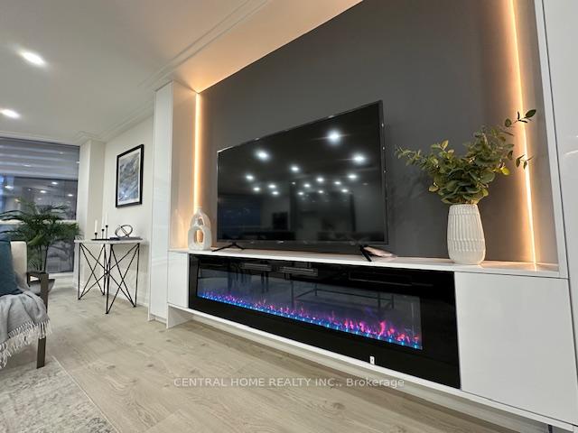 2 Bedrooms Condo at 85 Skymark,  Toronto For sale