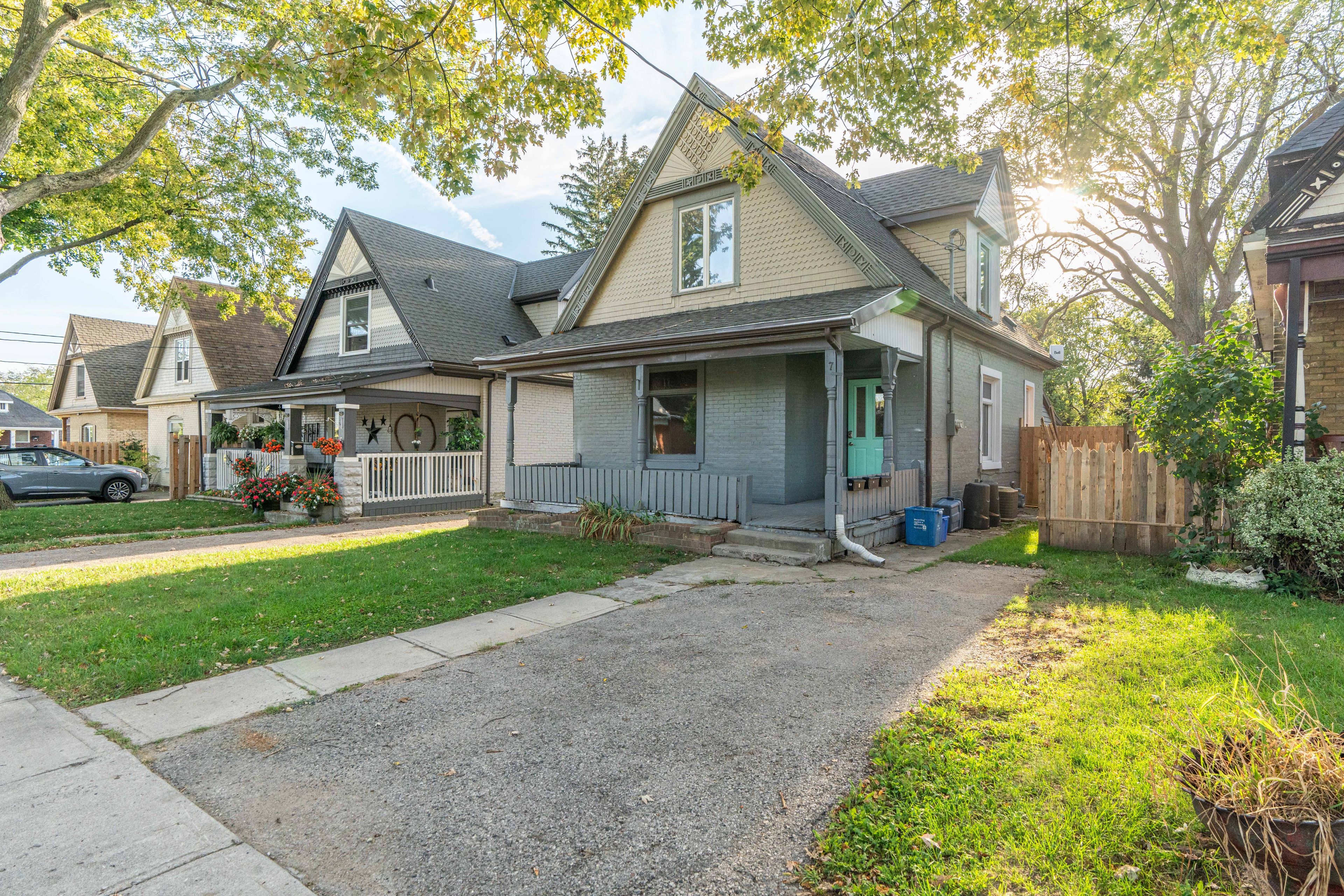 7 MARMORA Street London Ontario N5Z 1Z4