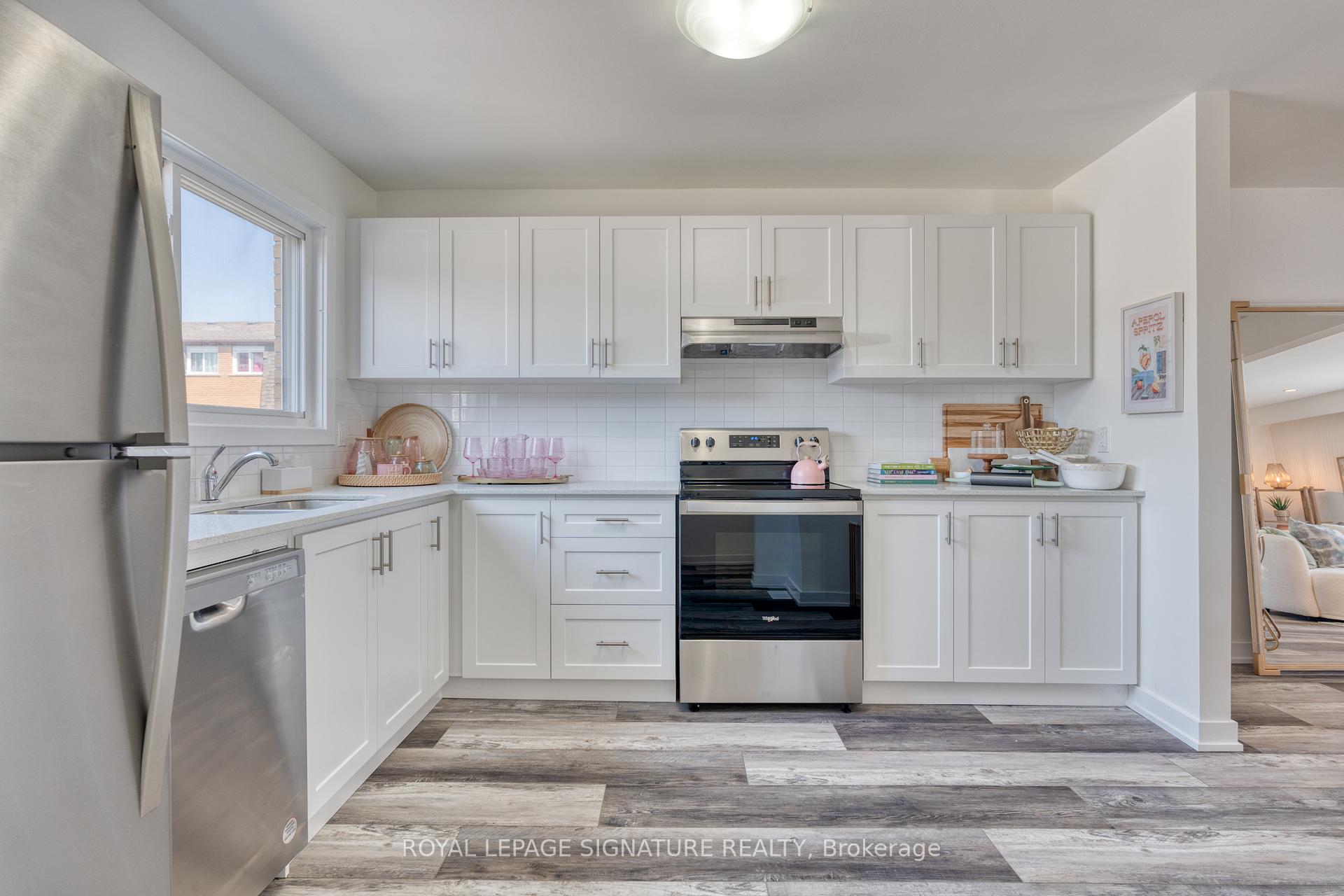 3 Bedrooms Condo at 20 Anna Capri, Hamilton For sale