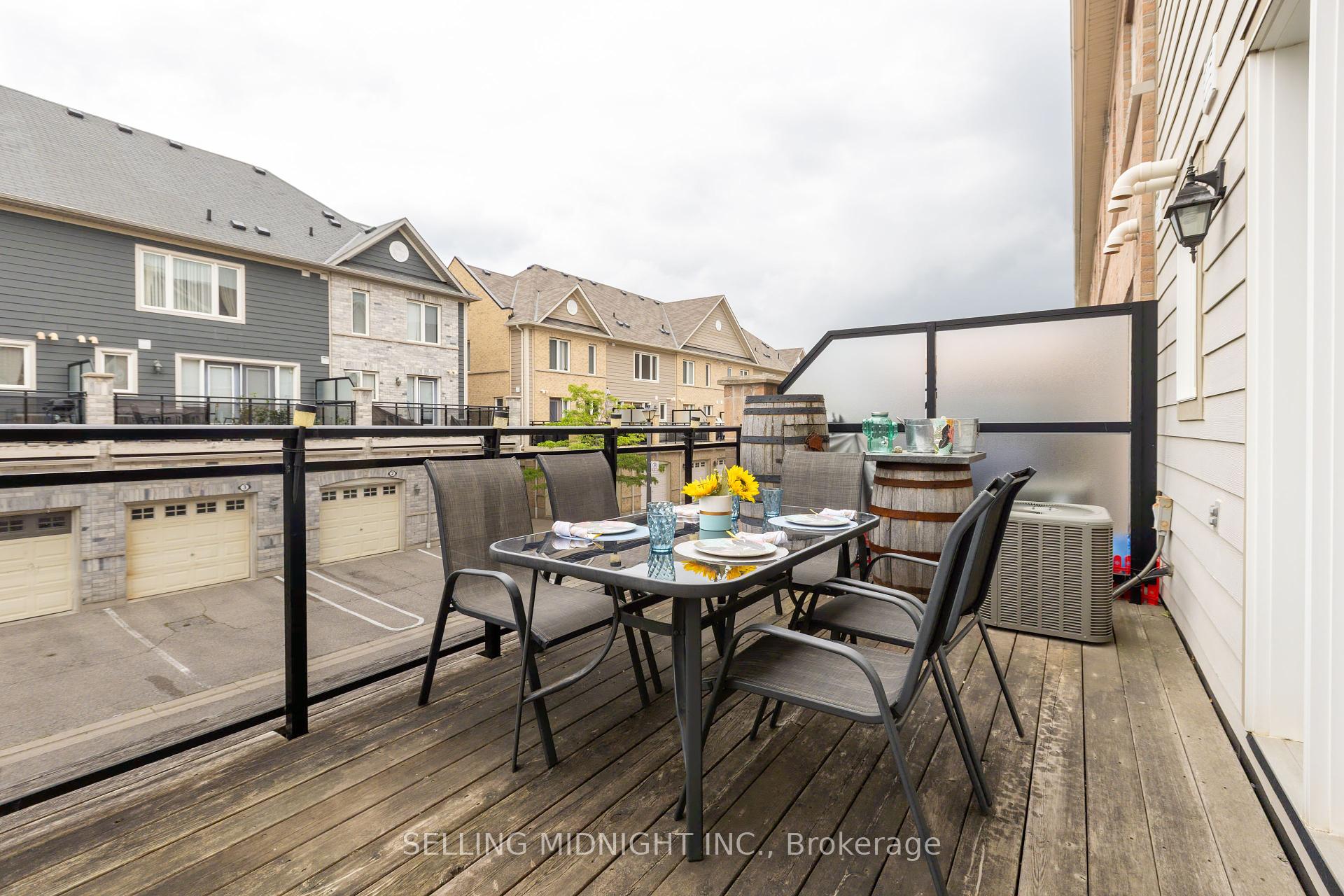 2 Bedrooms Condo at 5650 WINSTON CHURCHILL, Mississauga For sale