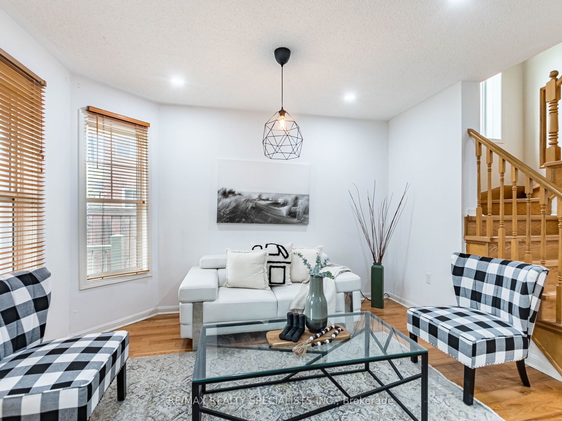 105 DECKER HOLLOW Circle