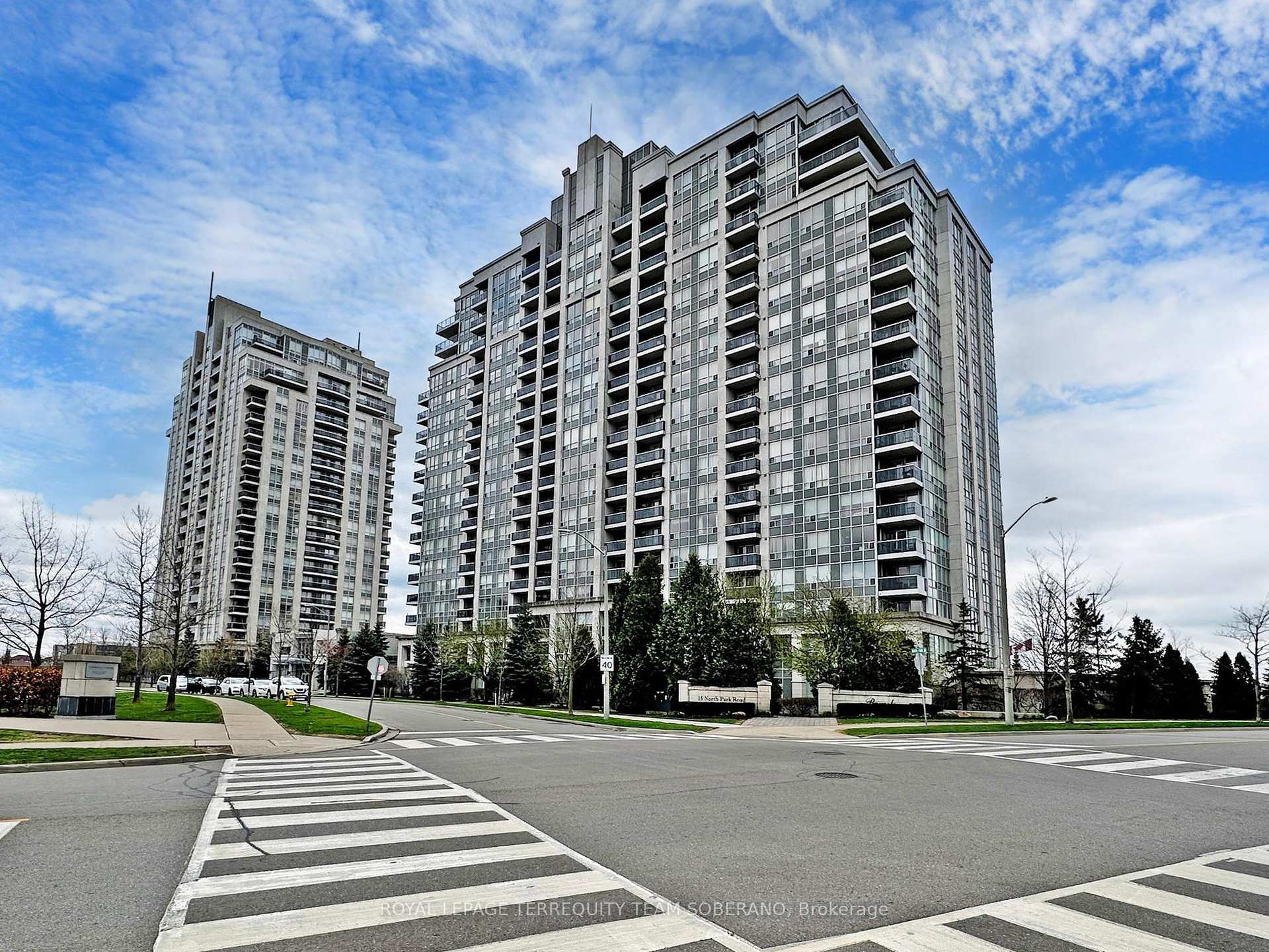 1 Bedroom Condo at 15 North Park, Vaughan For sale