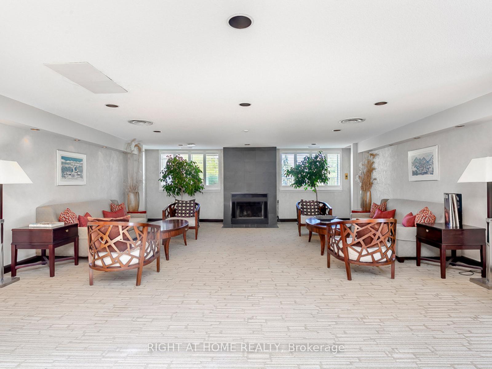 2 Bedrooms Condo at 225 Davenport, Toronto For sale