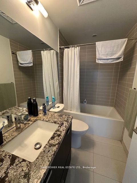 290 Adelaide Street W, #1810