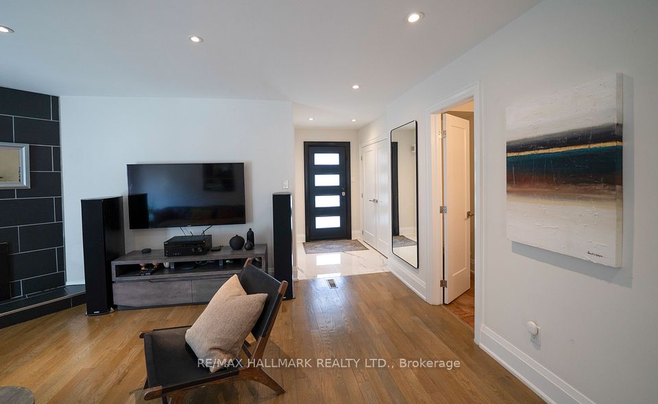 131 Batson Drive, Aurora, ON L4G 3S6