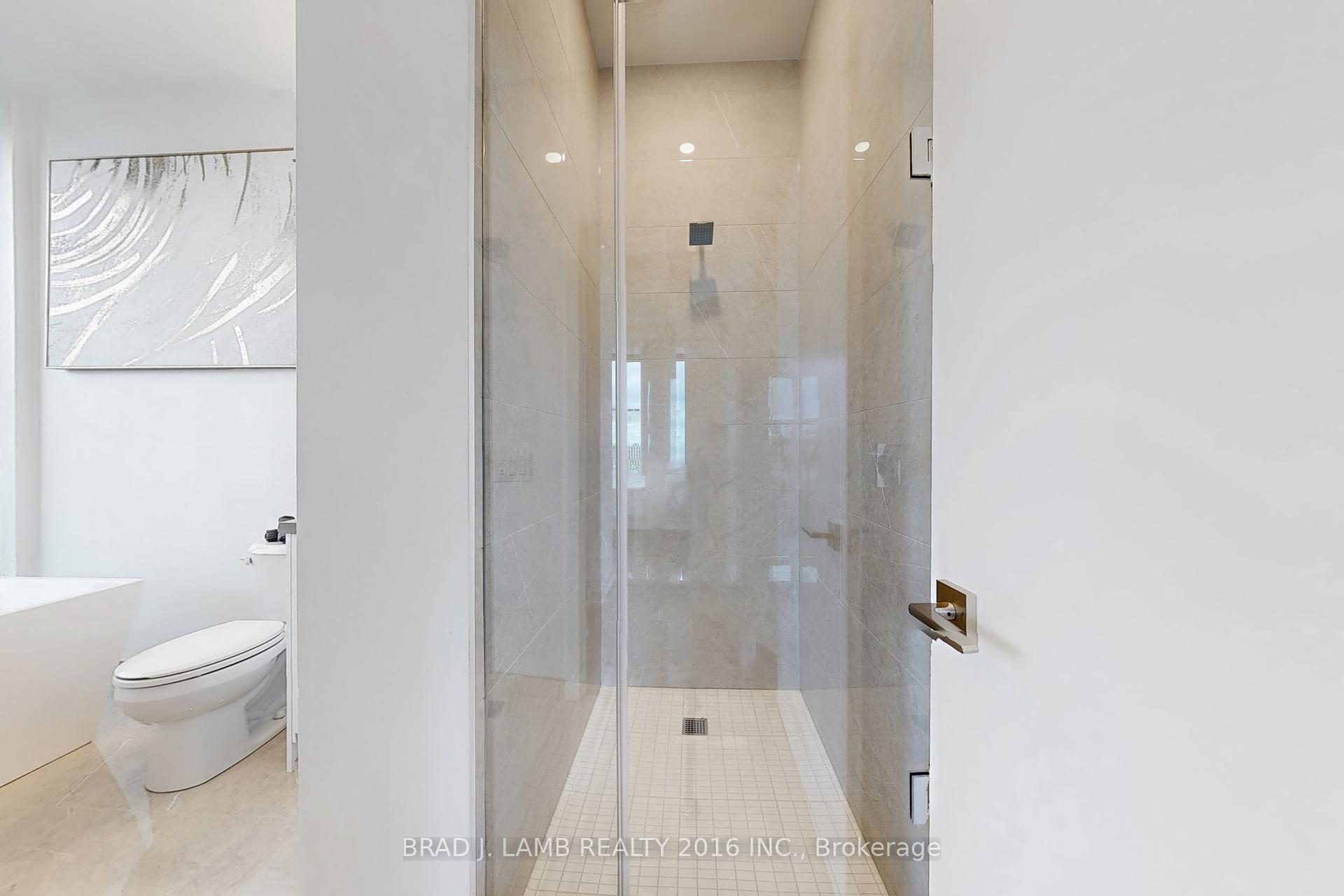 3 Bedrooms Condo at 195 McCaul, Toronto For sale
