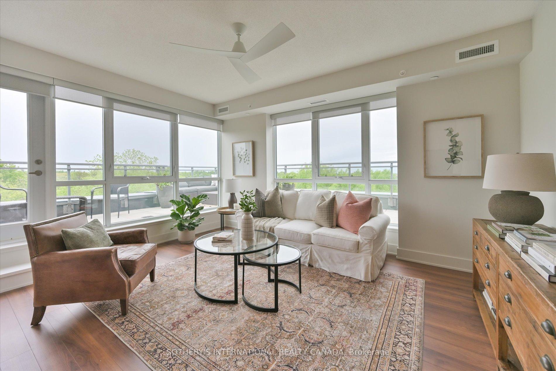 2 Bedrooms Condo at 5260 Dundas, Burlington For sale