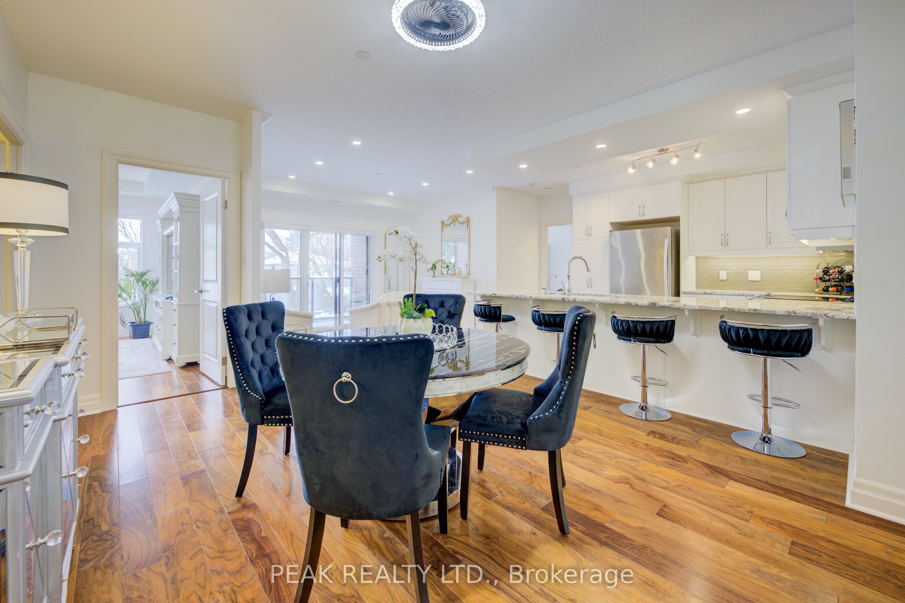 255 John Street N, #213