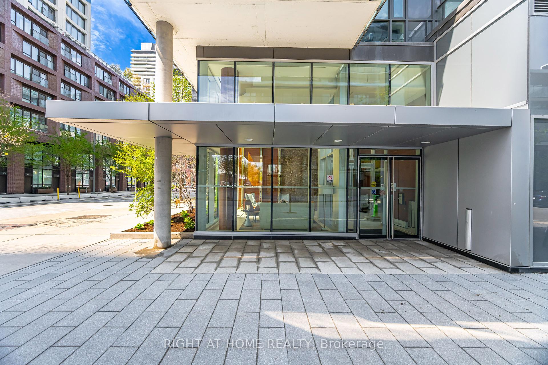 1 Bedroom Condo at 455 Front, Toronto For sale