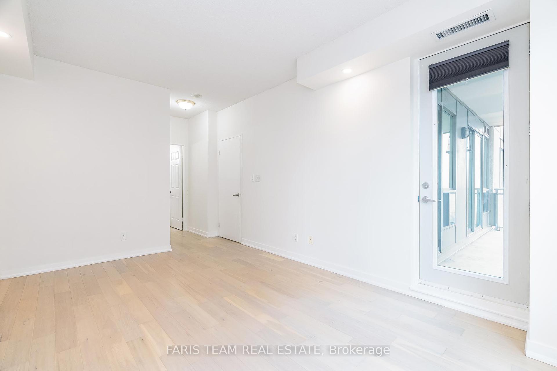 2 Bedrooms Condo at 88 Palace Pier,  Toronto For sale