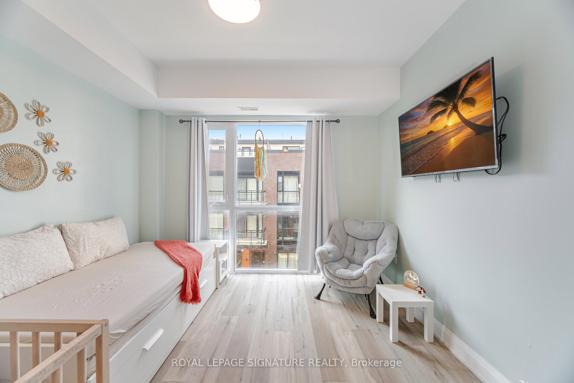 2 Bedrooms Condo at 5289 Highway 7, Vaughan For sale