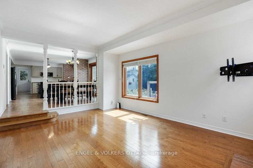 6 Belton Avenue