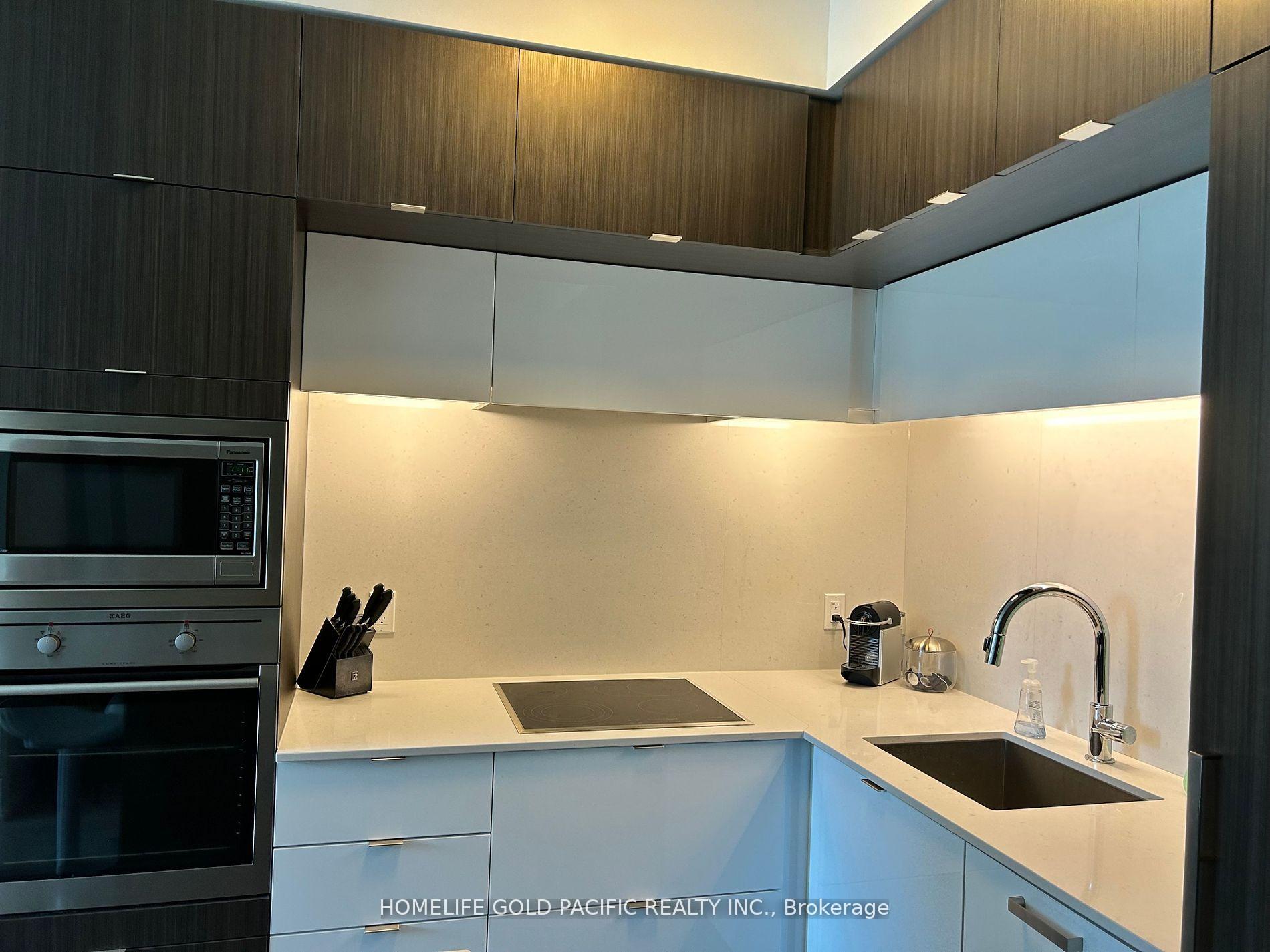 2 Bedrooms Condo at 15 Merchants Wharf,  Toronto For sale
