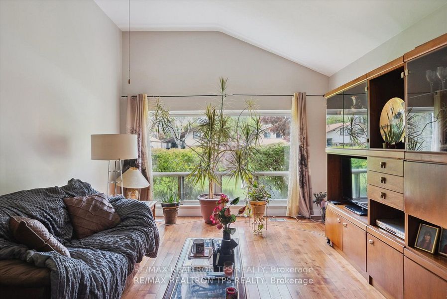 43 Gondola Crescent