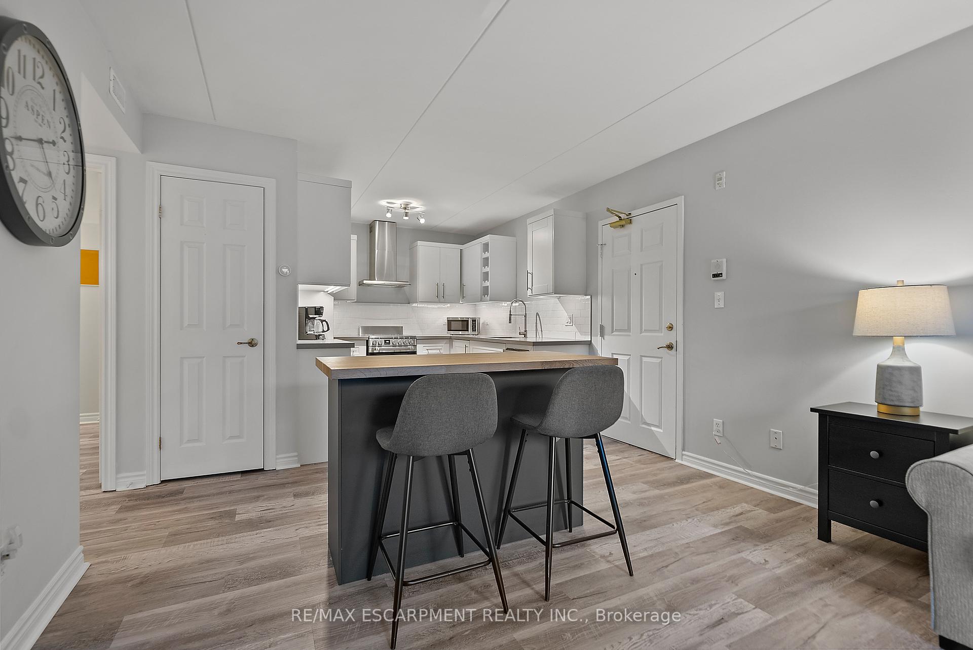 1 Bedroom Condo at 1810 Walker’s, Burlington For sale