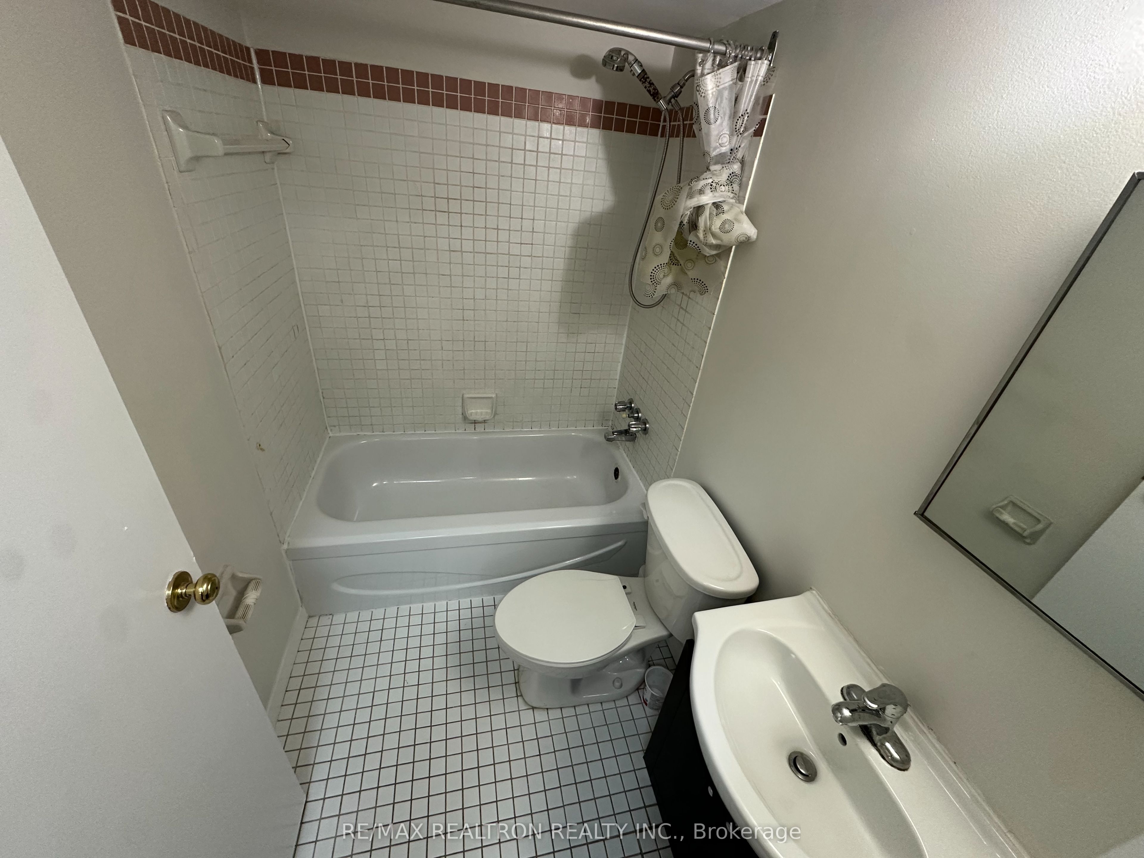 39 Kimbercroft Court, #513