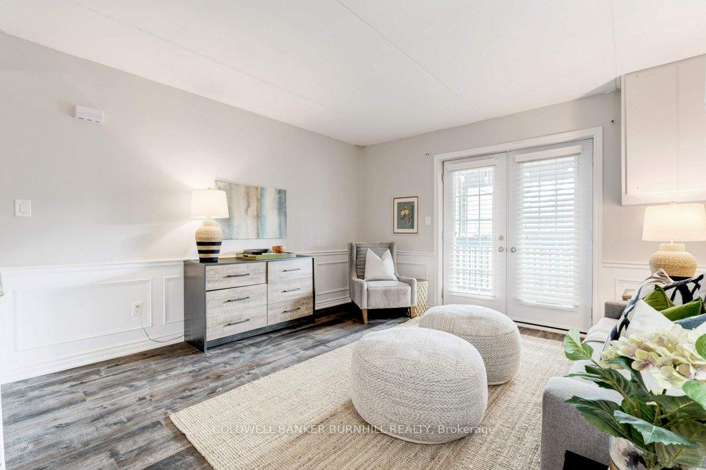 2 Bedrooms Condo at 2040 Cleaver,  Burlington For sale