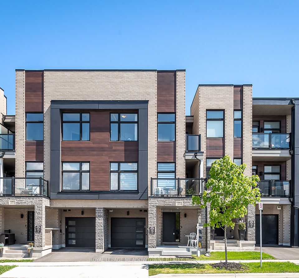 2476 Badger Crescent