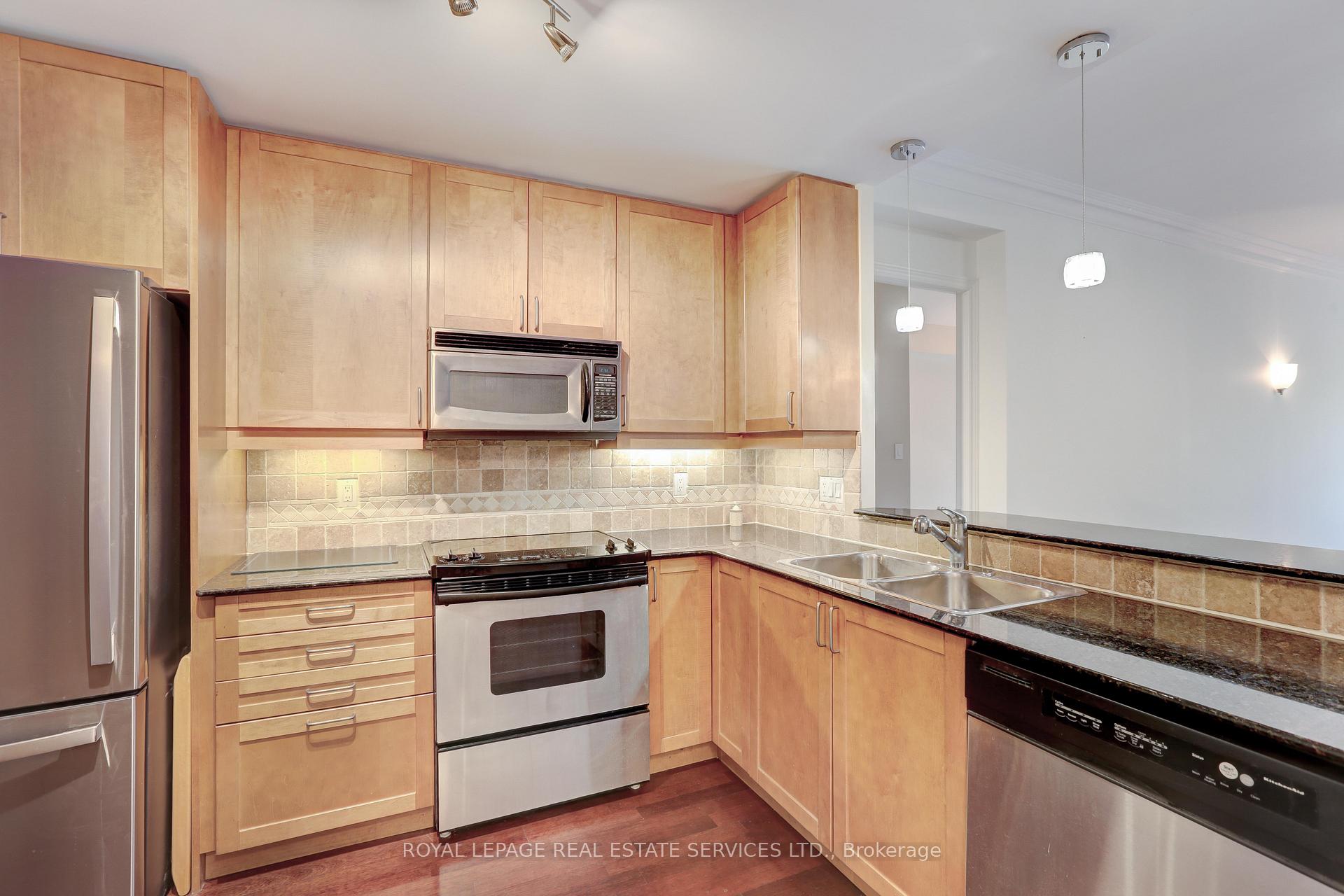 3 Bedrooms Condo at 3085 Bloor, Toronto For sale