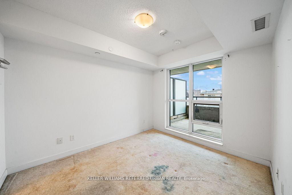 2 Bedrooms Condo at 8 Trent, Toronto For sale