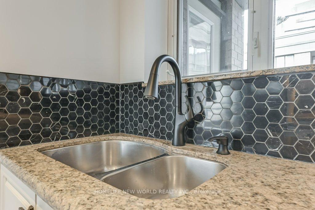 1 Bedroom Condo at 140 Simcoe,  Toronto For sale