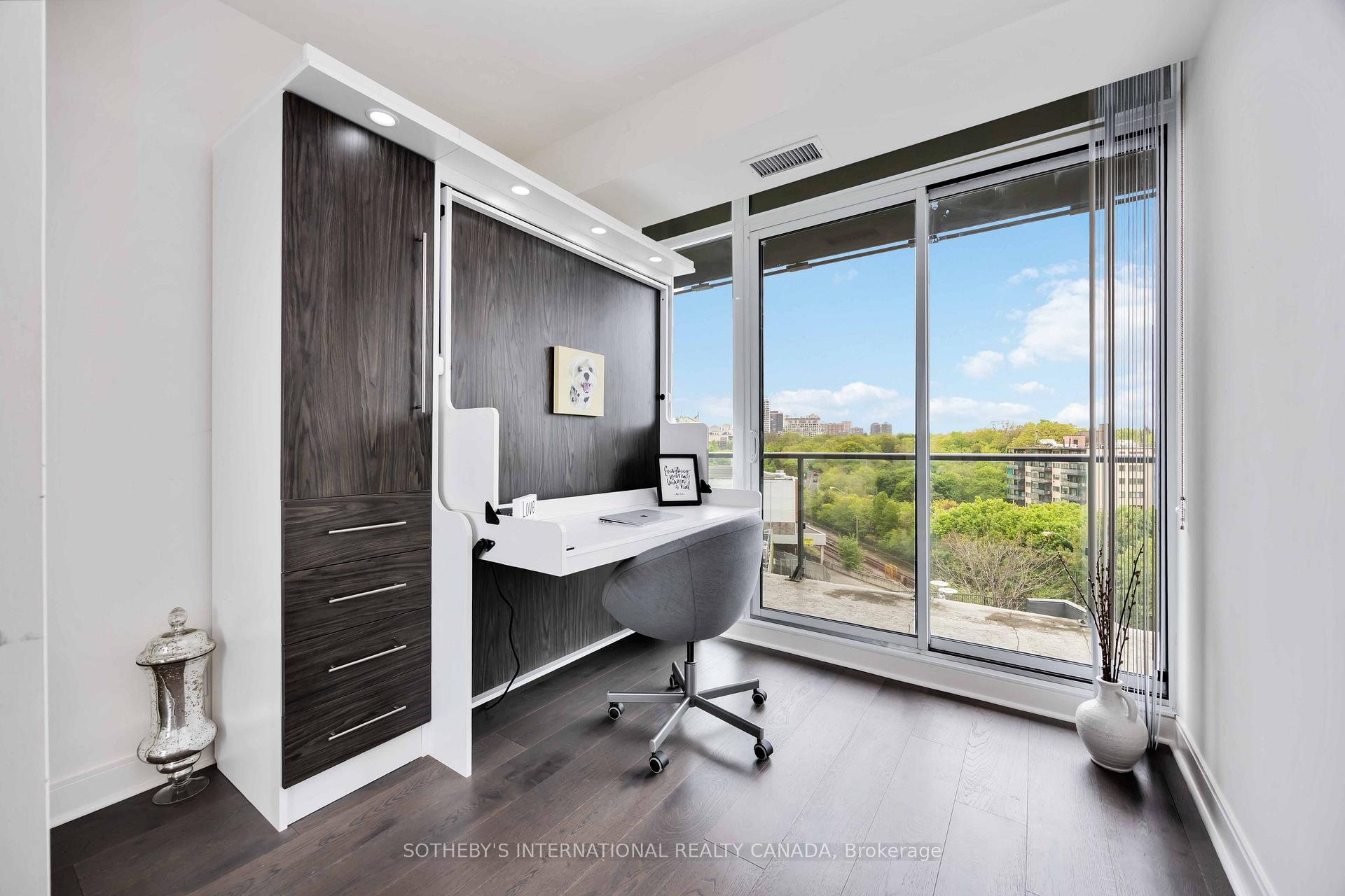 2 Bedrooms Condo at 825 Church, Toronto For sale