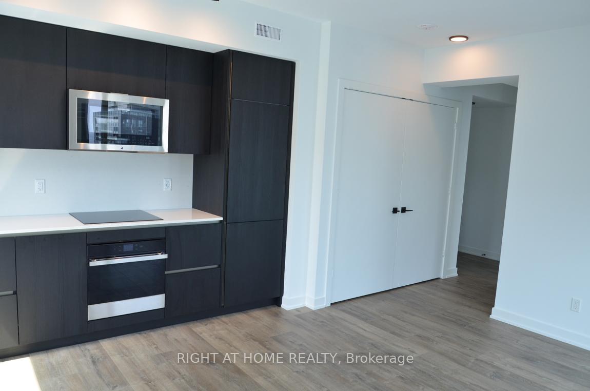 1 Bedroom Condo at 327 King, Toronto For sale