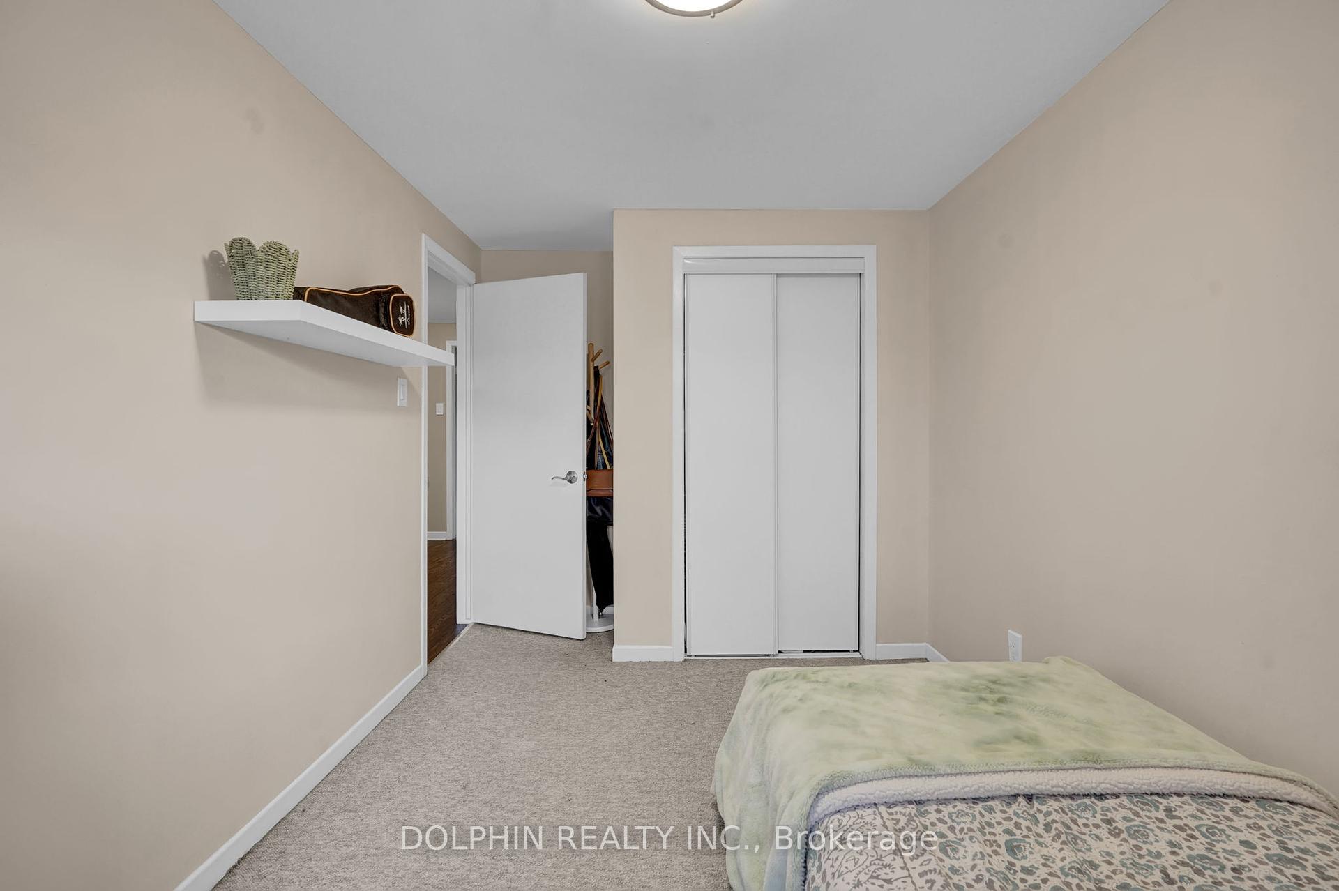 3 Bedrooms Condo at 3033 Glencrest, Burlington For sale
