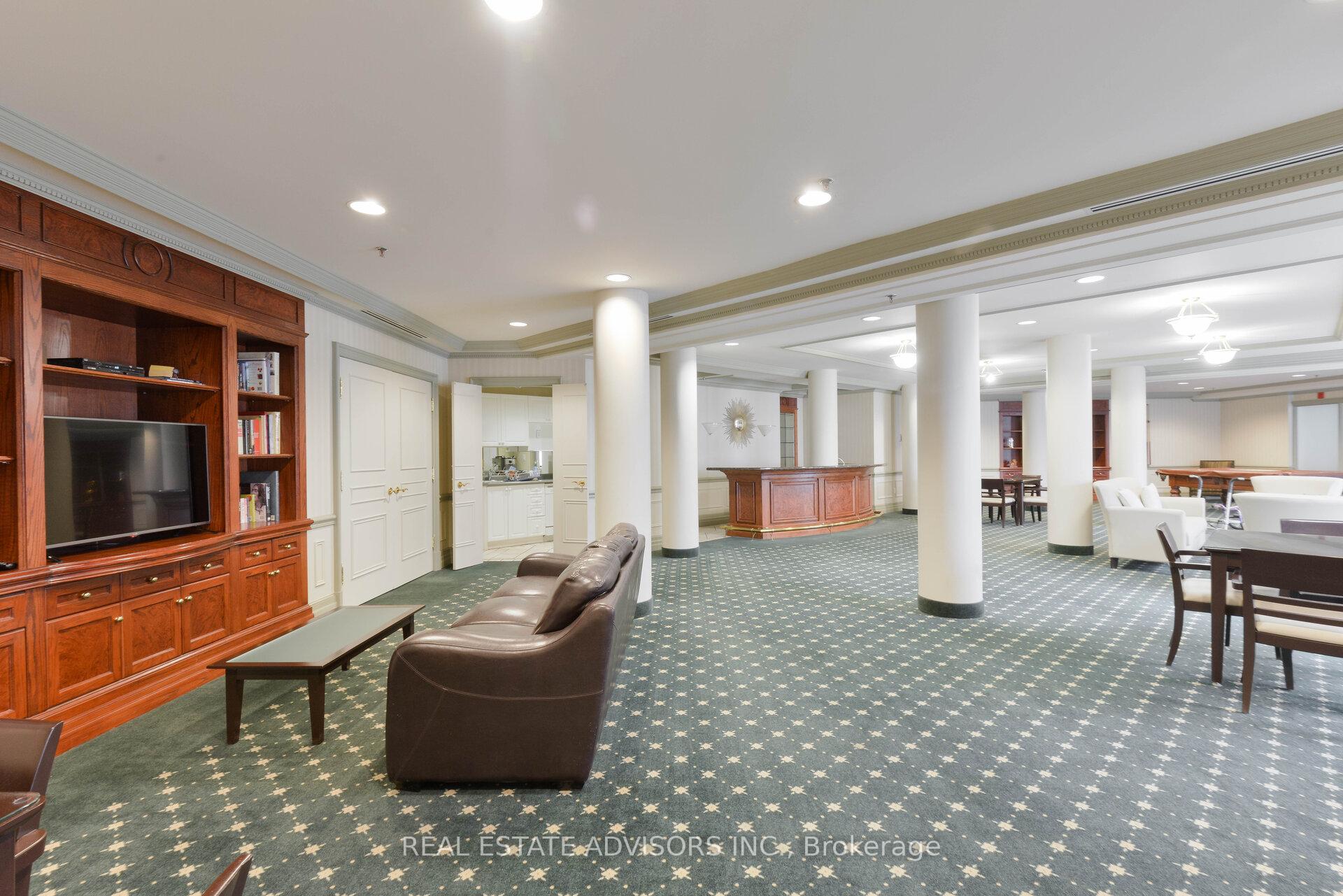 3 Bedrooms Condo at 53 Woodbridge, Vaughan For sale