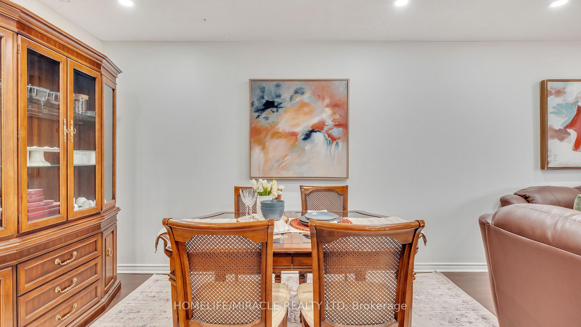 3 Bedrooms Condo at 91 Muir, Toronto For sale