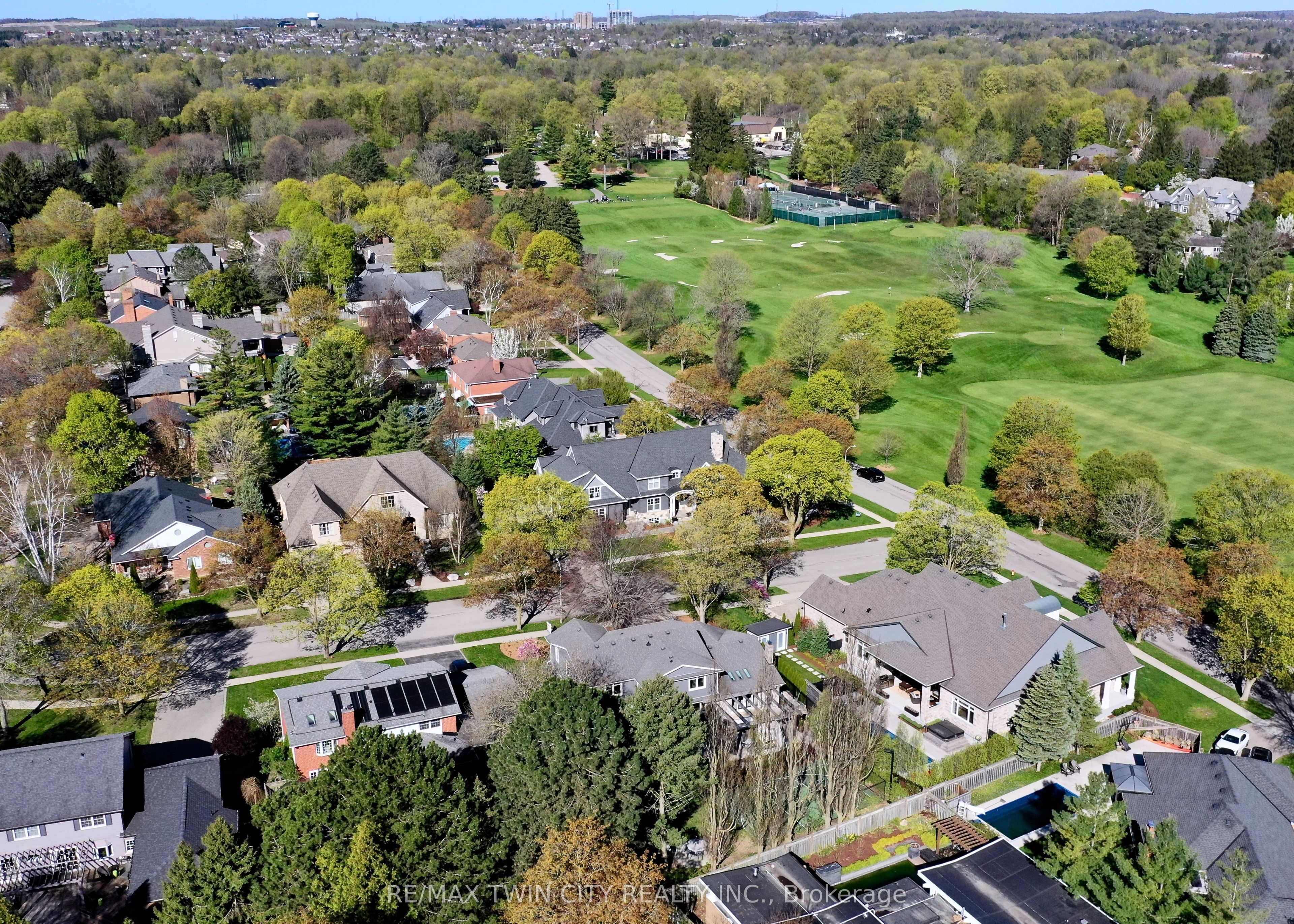 7 Huntley Crescent